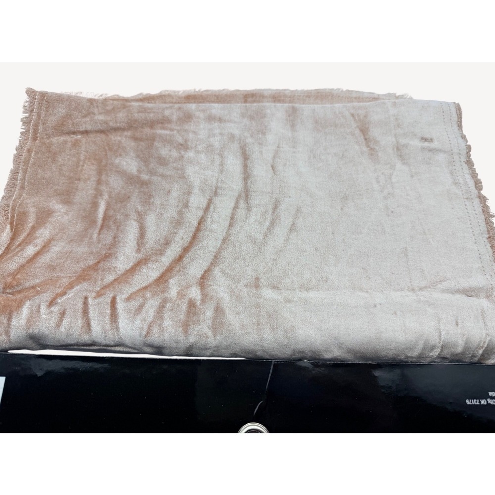 NEW Robert Stanley Home Stonewashed Velvet Table Runner Pink 14x72 - Picture 5 of 8